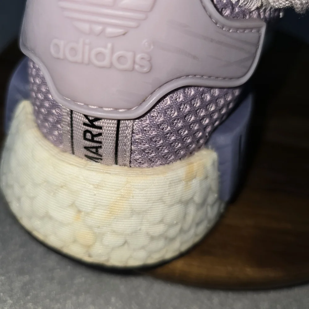 Purple adidas, marque aux 3 bandes, boost Womens Size 6**** - Picture 10 of 10